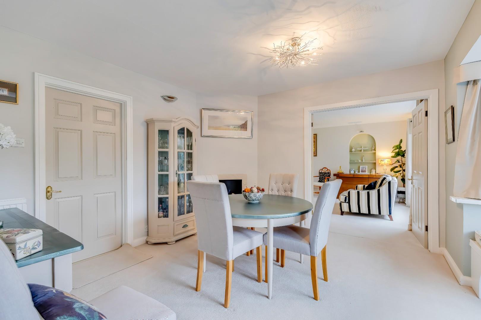 43 Highwalls Avenue, Dinas Powys, CF64 4AQ